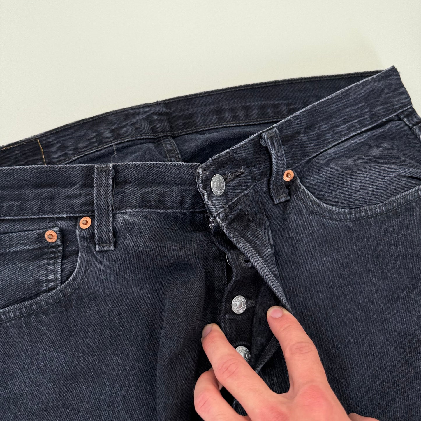 Levis 501 Straight Schwarz
