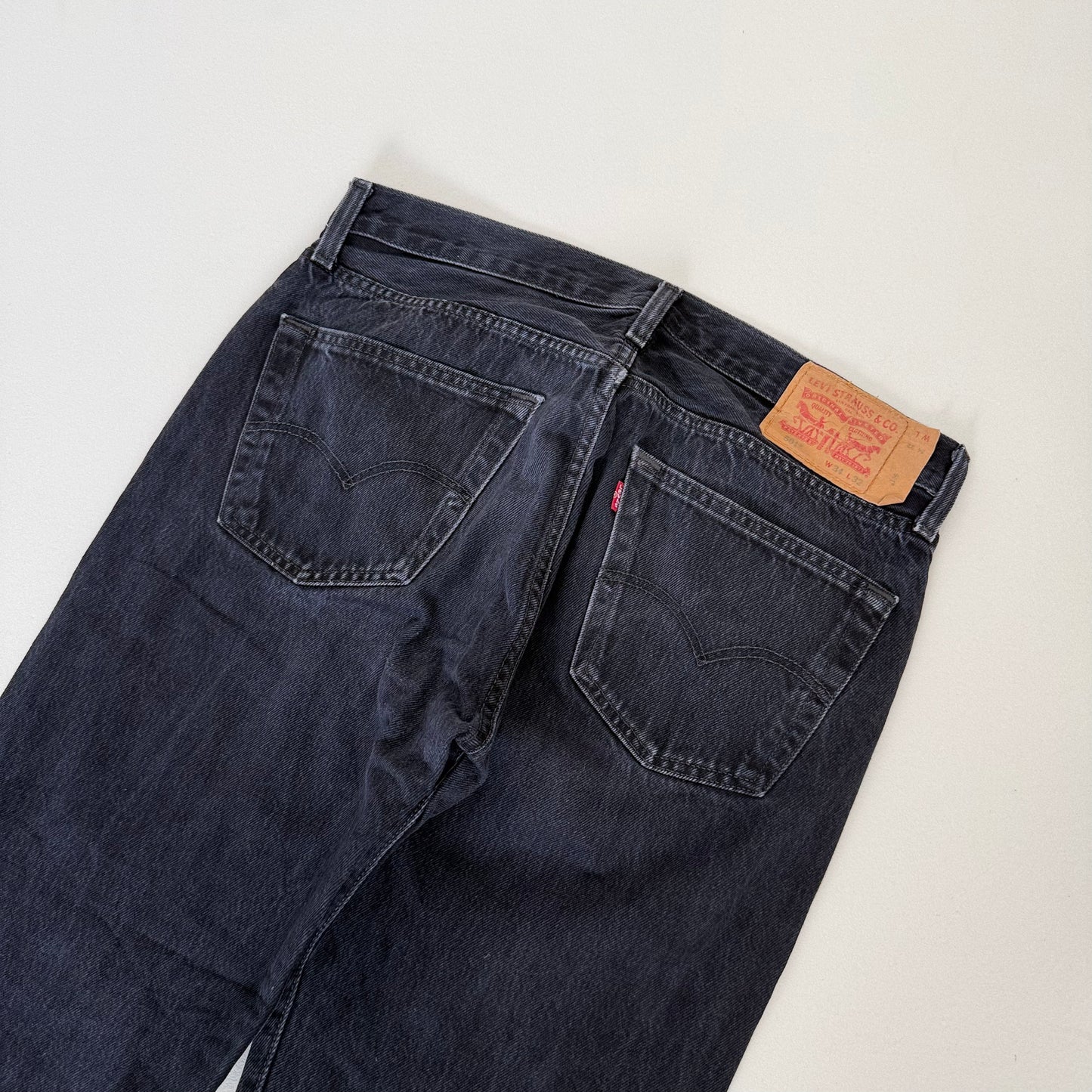 Levis 501 Straight Schwarz