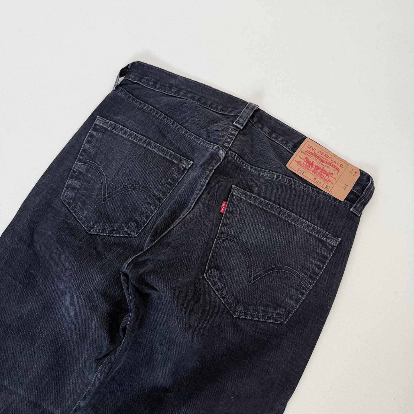 Levis 501 Straight Schwarz