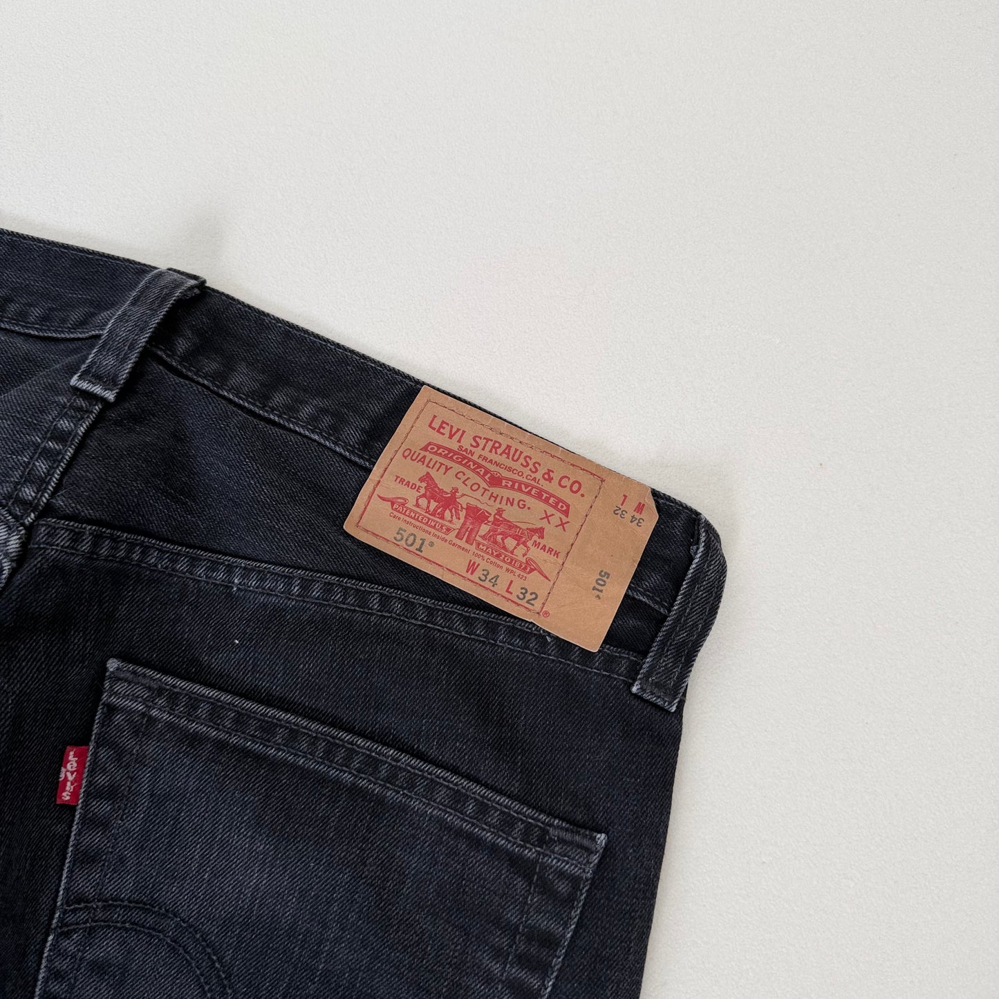 Levis 501 Straight Schwarz