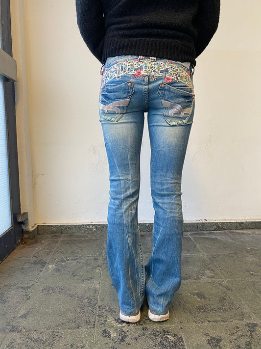 rare Red Pepper embroidery denim